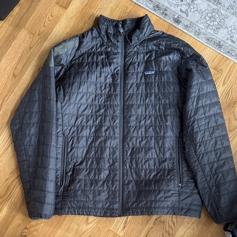 Patagonia Men's Black Lightweight Jacket